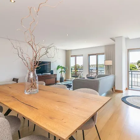아파트 Spacious And Chic With Lisbon, Sintra, Or Beach At 15 Min! *