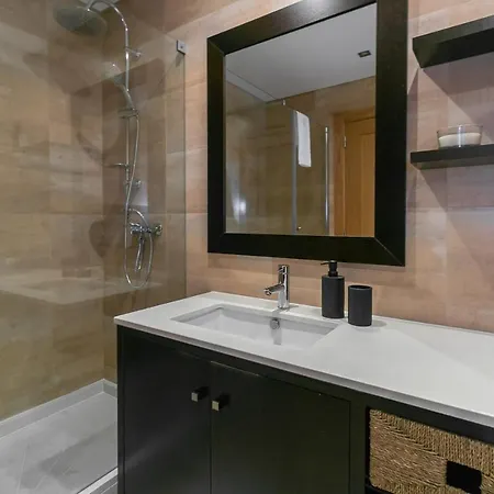 Spacious And Chic With Lisbon, Sintra, Or Beach At 15 Min! 아파트
