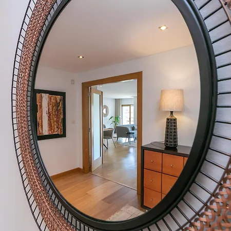 Spacious And Chic With Lisbon, Sintra, Or Beach At 15 Min! 아파트 *