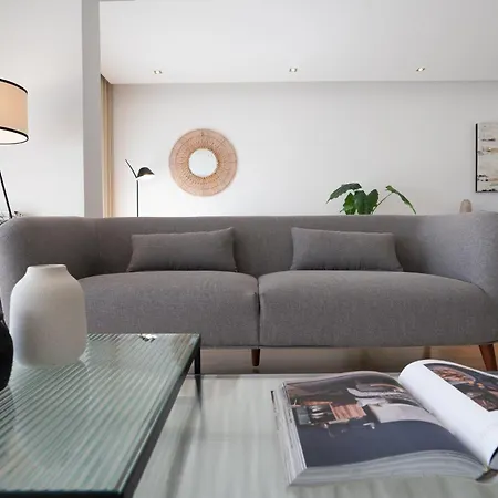 Spacious And Chic With Lisbon, Sintra, Or Beach At 15 Min! 아파트 *