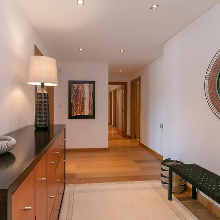 아파트 Spacious And Chic With Lisbon, Sintra, Or Beach At 15 Min! *