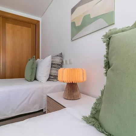 아파트 Spacious And Chic With Lisbon, Sintra, Or Beach At 15 Min! *