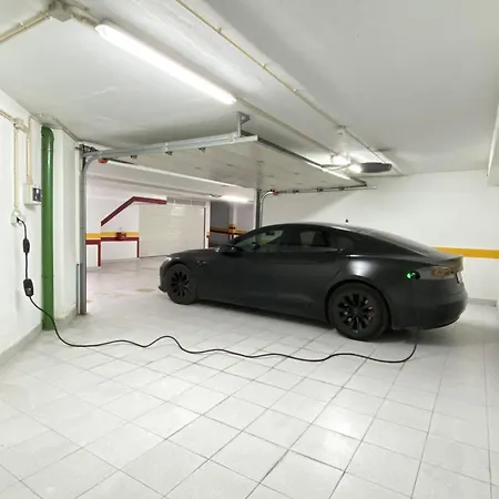 Spacious And Chic With Lisbon, Sintra, Or Beach At 15 Min! *