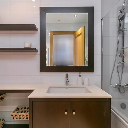 Spacious And Chic With Lisbon, Sintra, Or Beach At 15 Min! 아파트