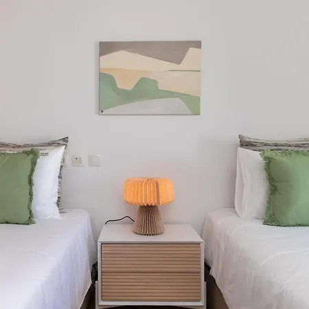 아파트 Spacious And Chic With Lisbon, Sintra, Or Beach At 15 Min! *