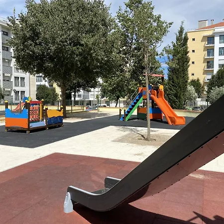 Spacious And Chic With Lisbon, Sintra, Or Beach At 15 Min! 아파트 아마도라