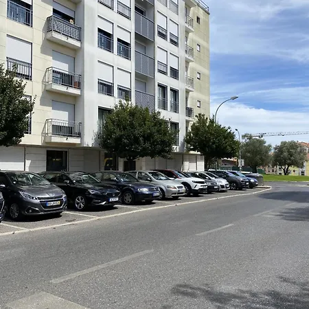 Spacious And Chic With Lisbon, Sintra, Or Beach At 15 Min! 아파트 *